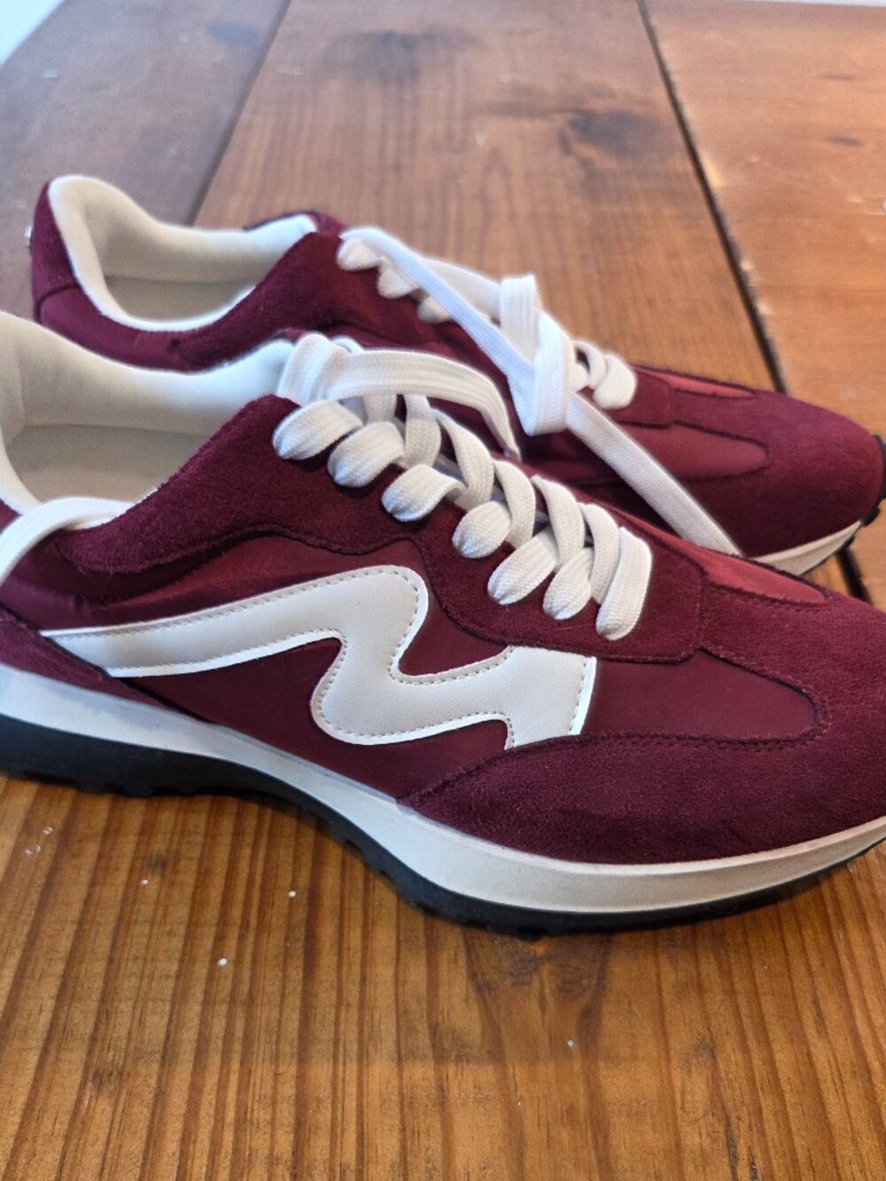 Project Cloud Trendy Sneakers LECCO Women sz 11 Burgundy